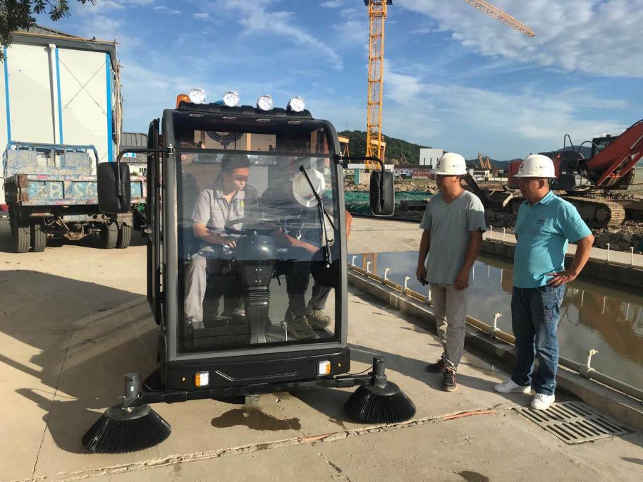 浙江龙泉市清扫车