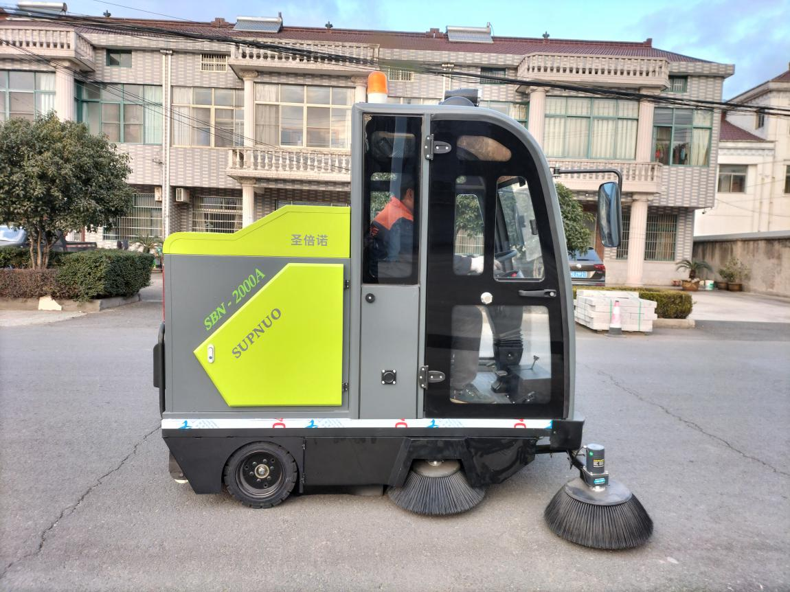 浙江龙马清扫车