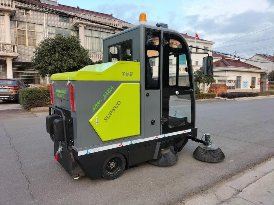 浙江龙建清扫车_0